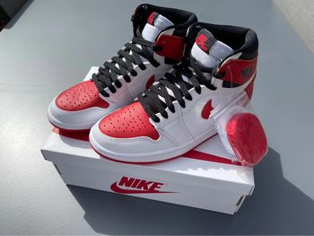 Air Jordan 1 Retro High OG Heritage