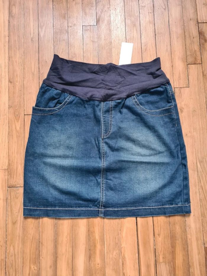 Jupe de maternité neuve taille 4