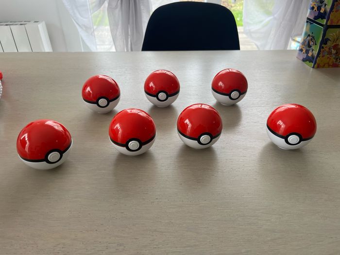 Pokeball figurine