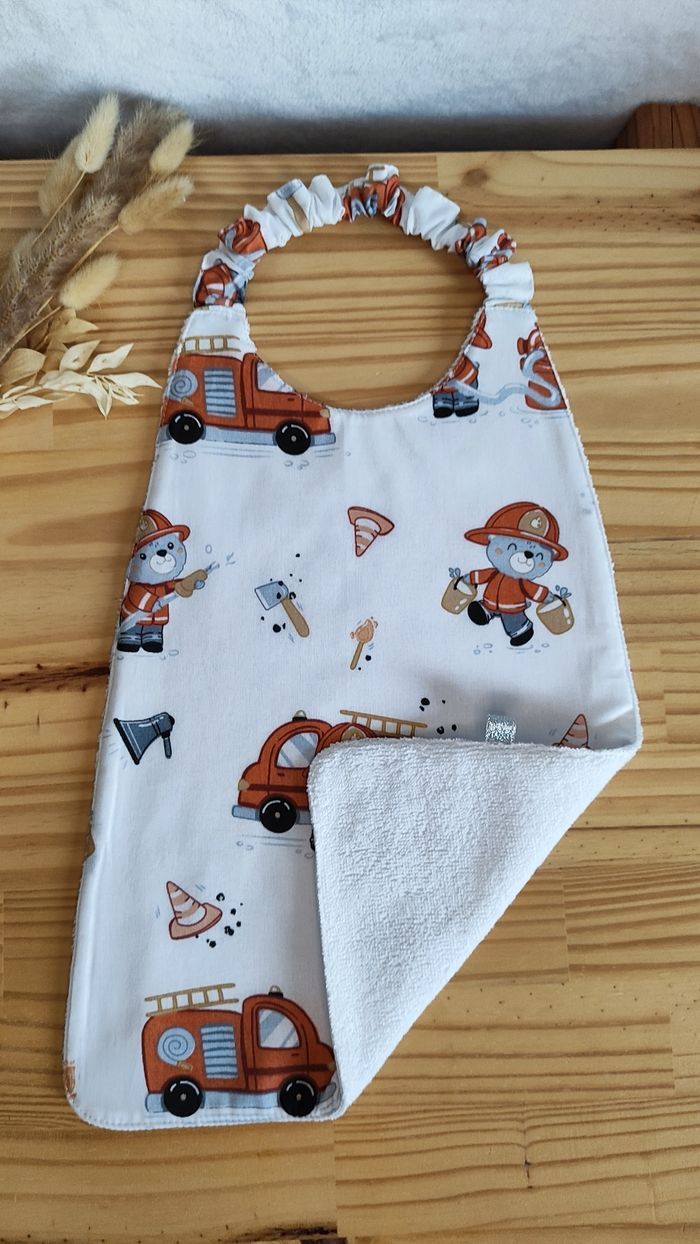 Bavoir élastique pompiers - photo numéro 2