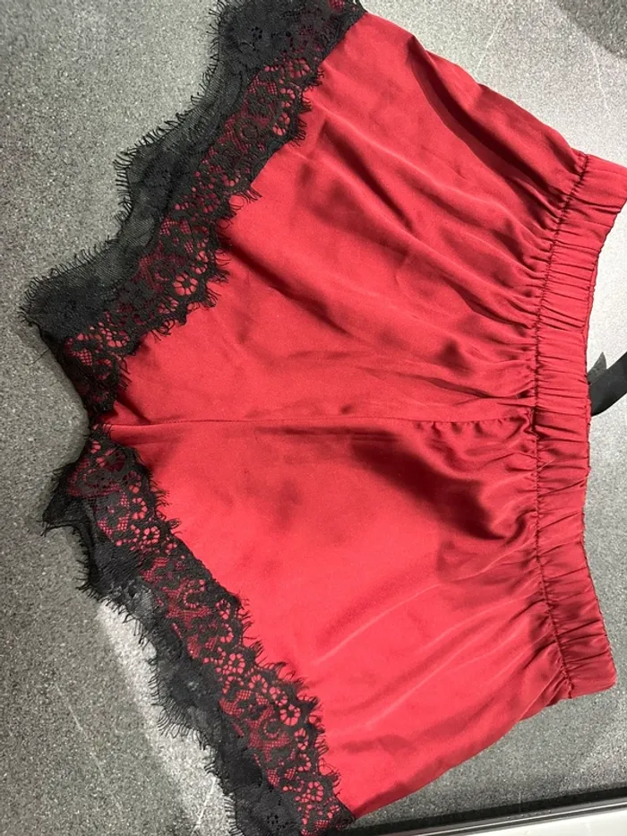 Petit short style satin Shein taille S - photo numéro 2