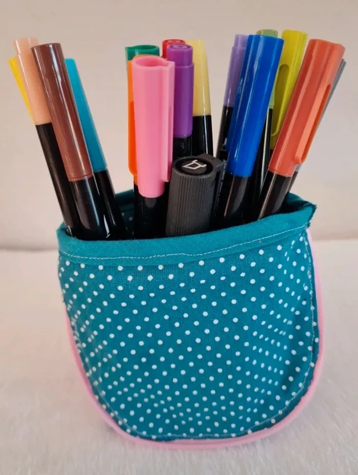 Trousse verticale transformable en pot à crayons - photo numéro 2