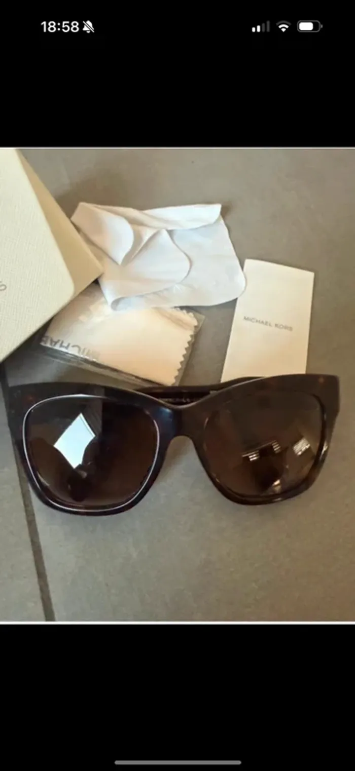 Lunette de soleil michael kors original taille S
