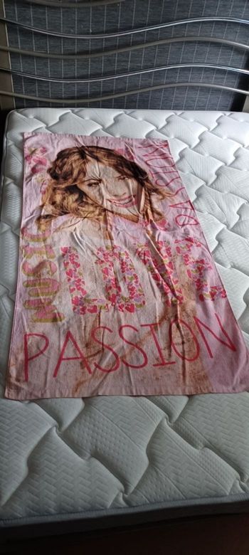 Très jolie serviette de bain