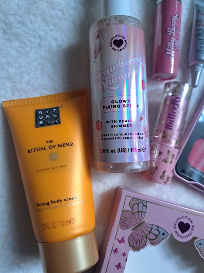 box maquillage et soins neufs. lot de produits dans un coffret 🎁 - photo numéro 16