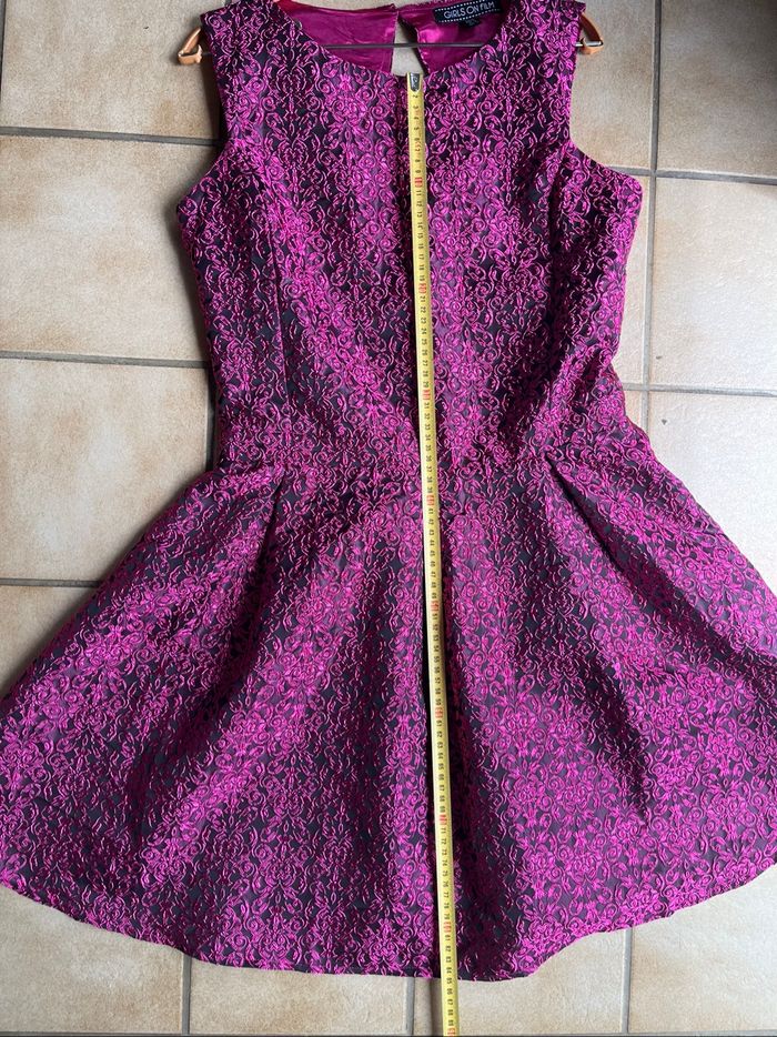 Robe brodée rose et noire taille 42 - photo numéro 8