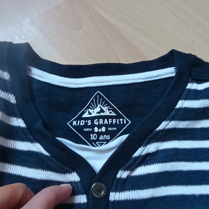 Superbe pull en maille fine 10 ans 🍀 kid's graffiti 🍀 très bon état - photo numéro 4