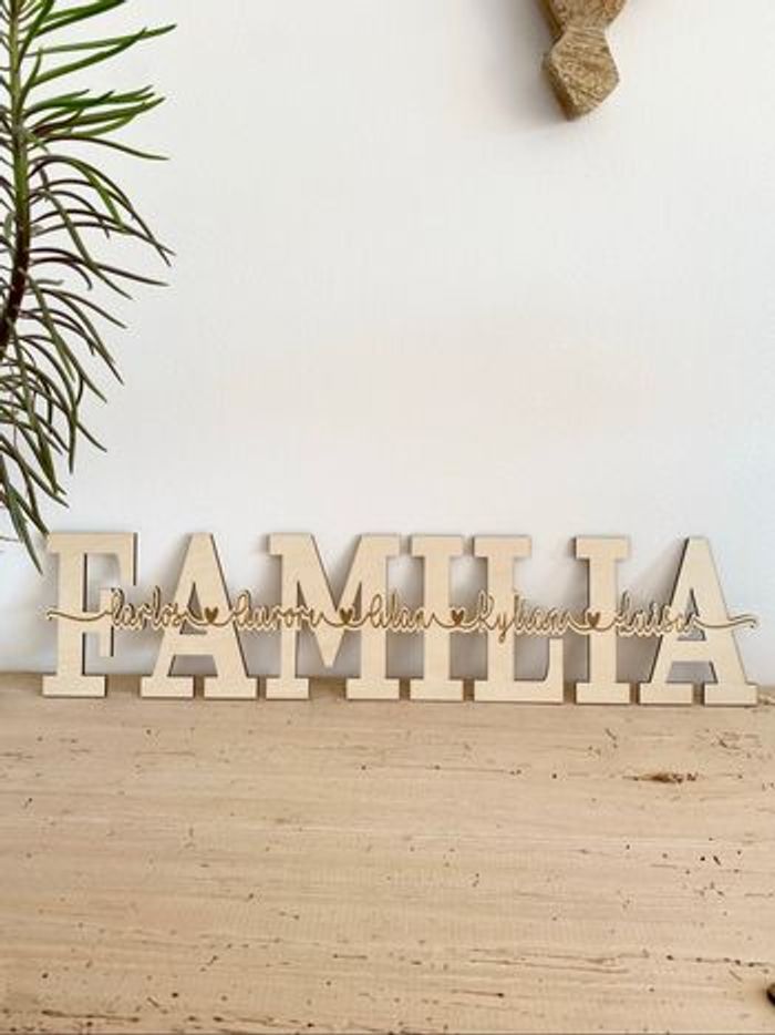 Mot famille en bois - photo numéro 3