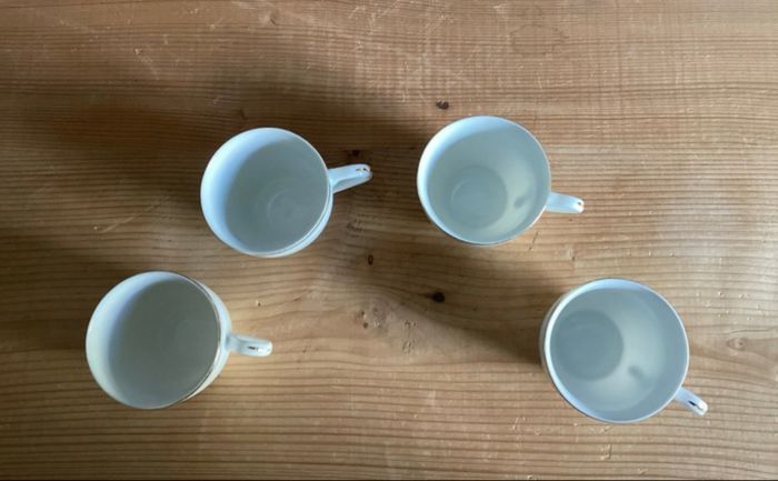 Tasse porcelaine blanche ancienne - photo numéro 2