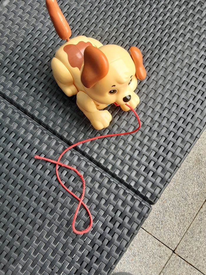 Petit chien mécanique de 20 cm marque Fischer price - photo numéro 4