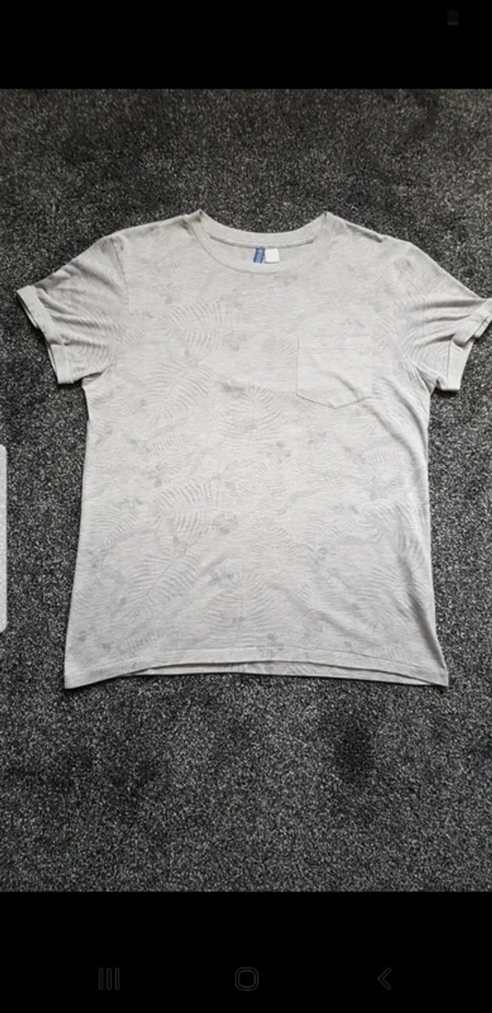 Tee shirt taille M
Gris - photo numéro 3