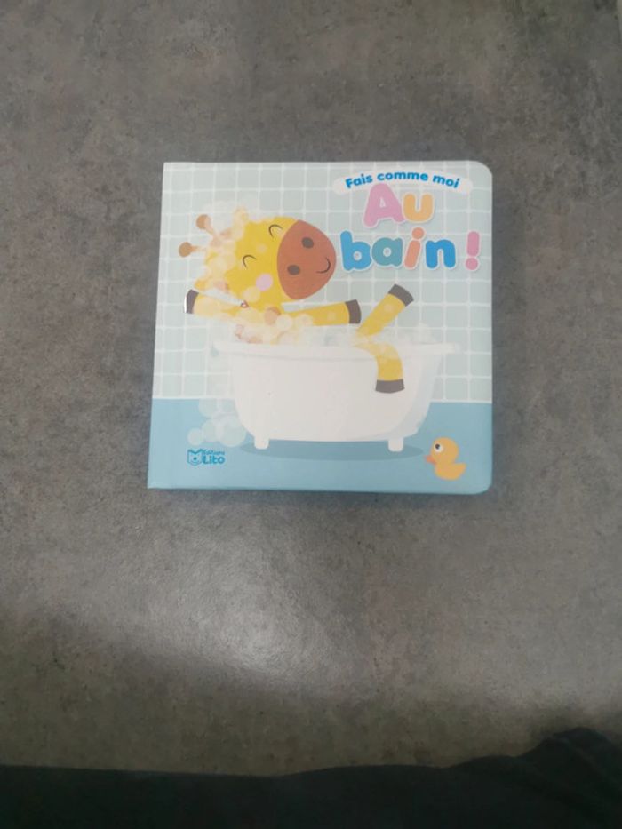 Livre bébé Au bain !