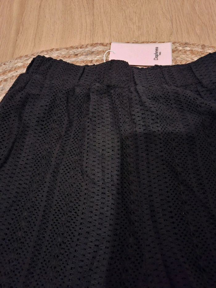 Pantalon noir en dentelle neuf Daphnea taille S 36 - photo numéro 4