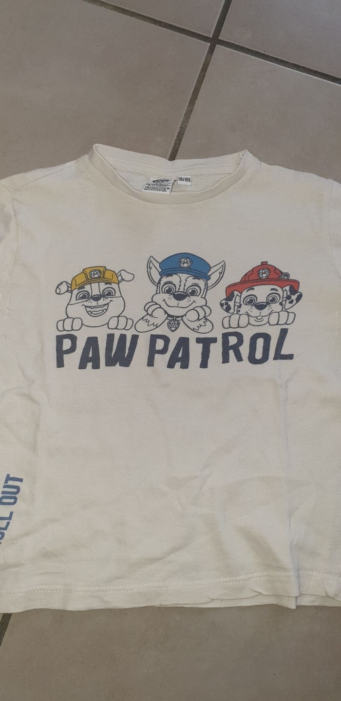 Tee shirt très bon état - photo numéro 2