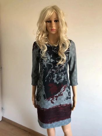 Robe imprimée grise noire et bordeaux LolaLiza taille 34 bon état (quelques bouloches)