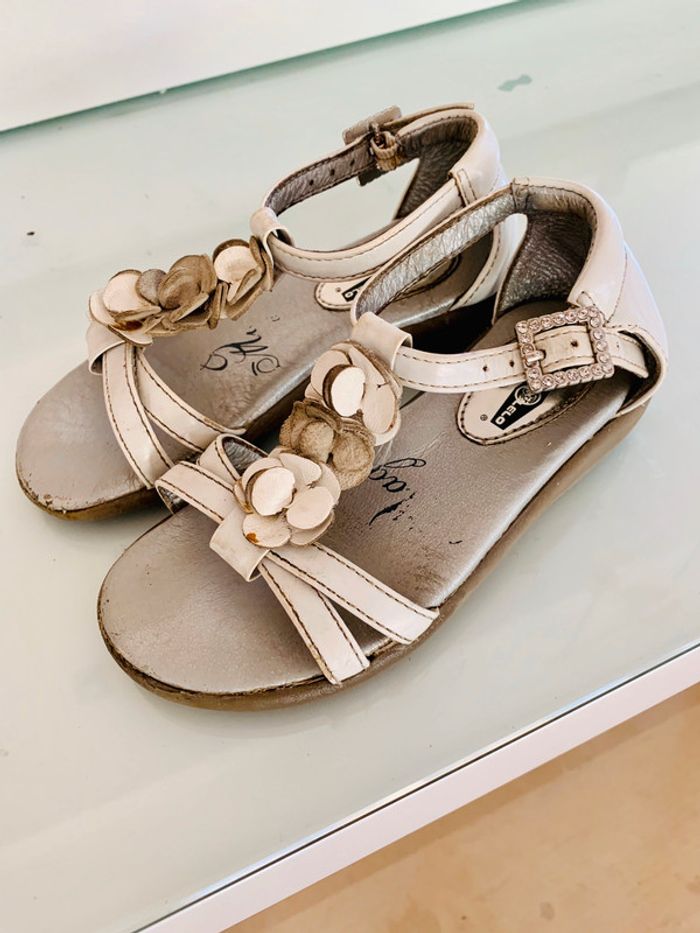 Sandales blanches t27 - photo numéro 2