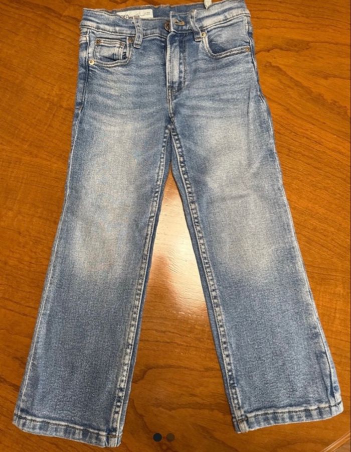 Jean fille ZARA taille 7 ans très bon état