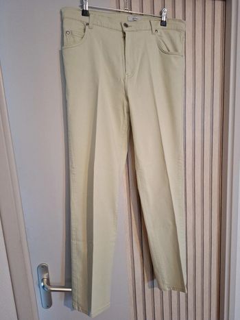 Pantalon Burton – T. 46 – Couleur anis #FGT-041