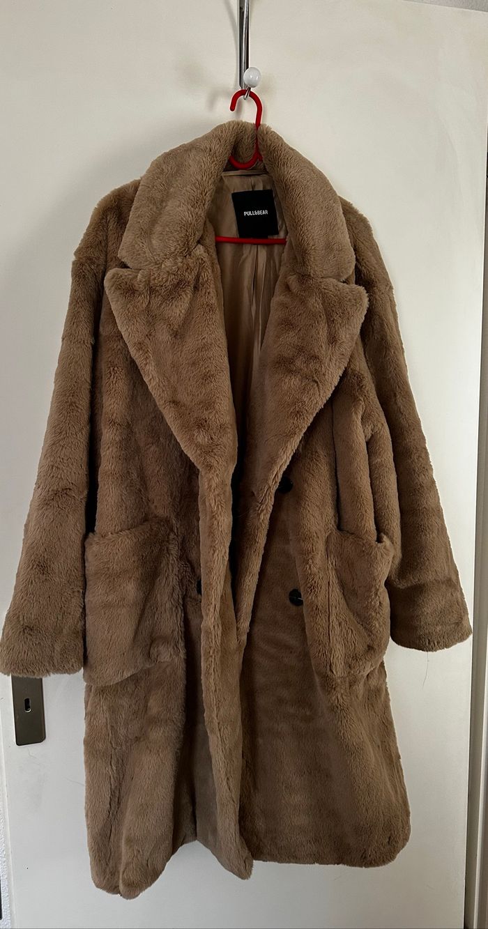 Manteau en fausse fourrure beige - Pull&Bear