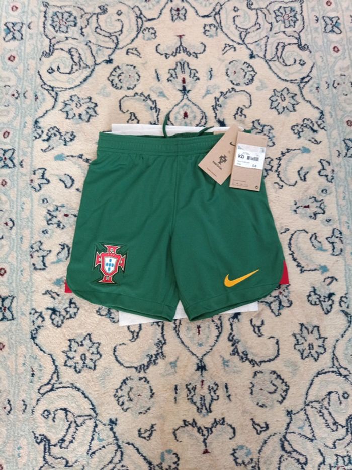 Short de foot Nike équipe Portugal taille 5/6 ans authentique neuf