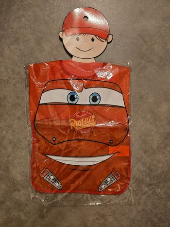 Tablier cars  2/3ans neuf