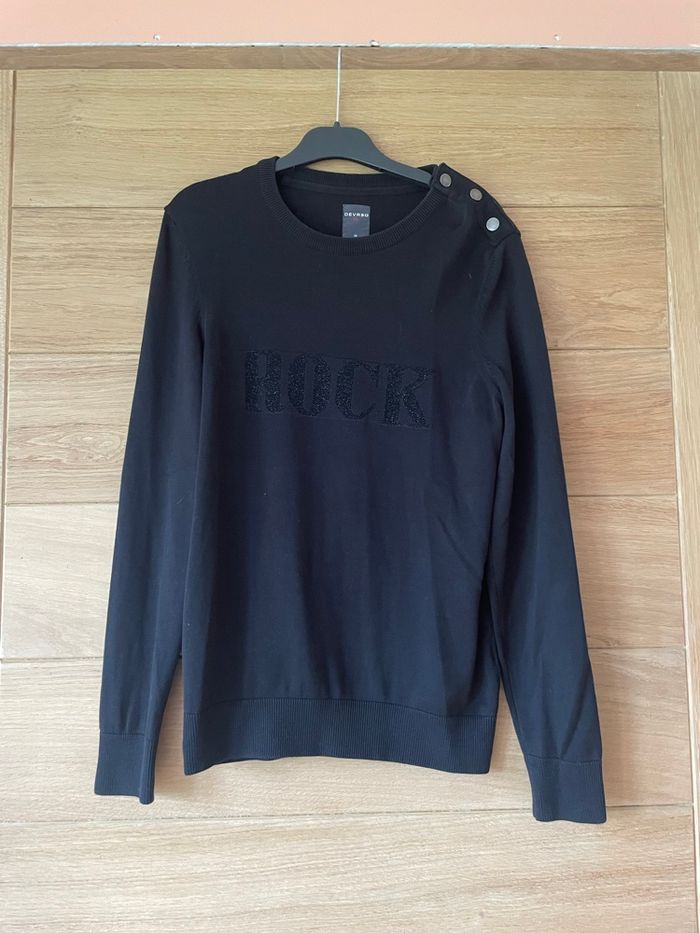 Pull fin noir devred