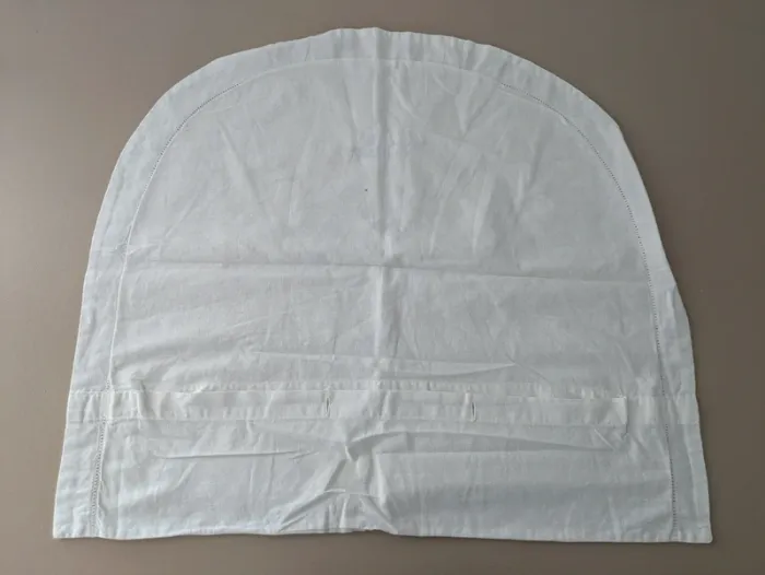 Linge de lit ancien taie d'oreiller en demi lune pour berceau brodé escargot - photo numéro 5
