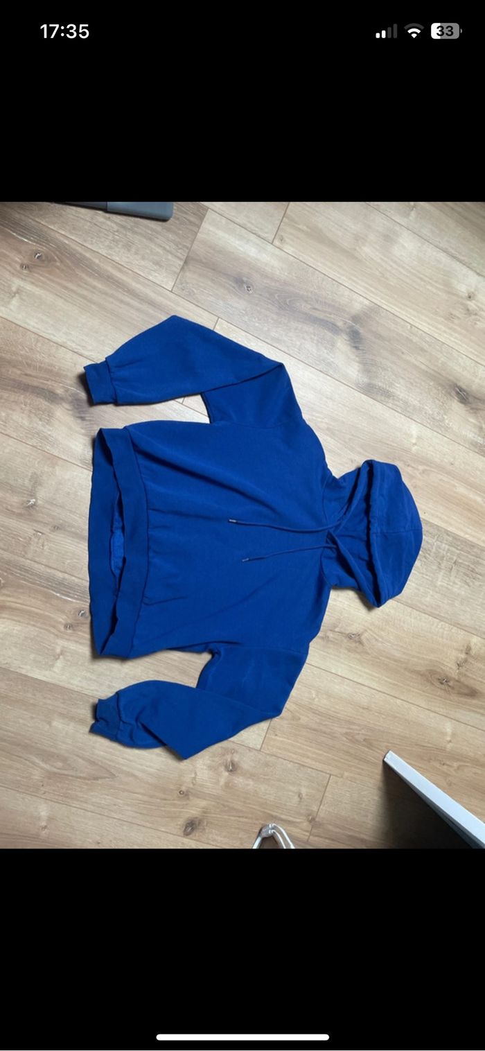 Pull bleu