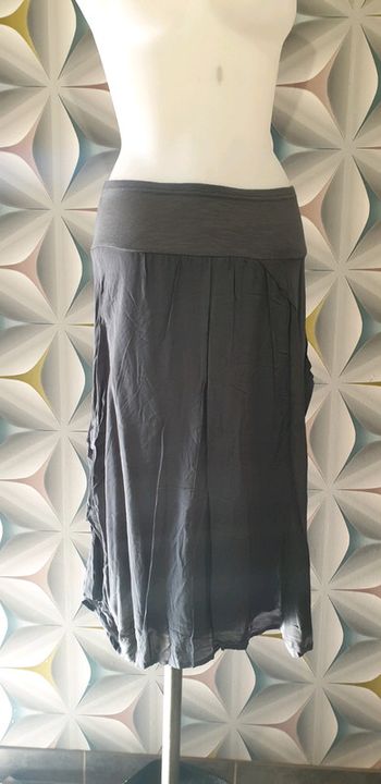 Jupe gris foncé neuve
