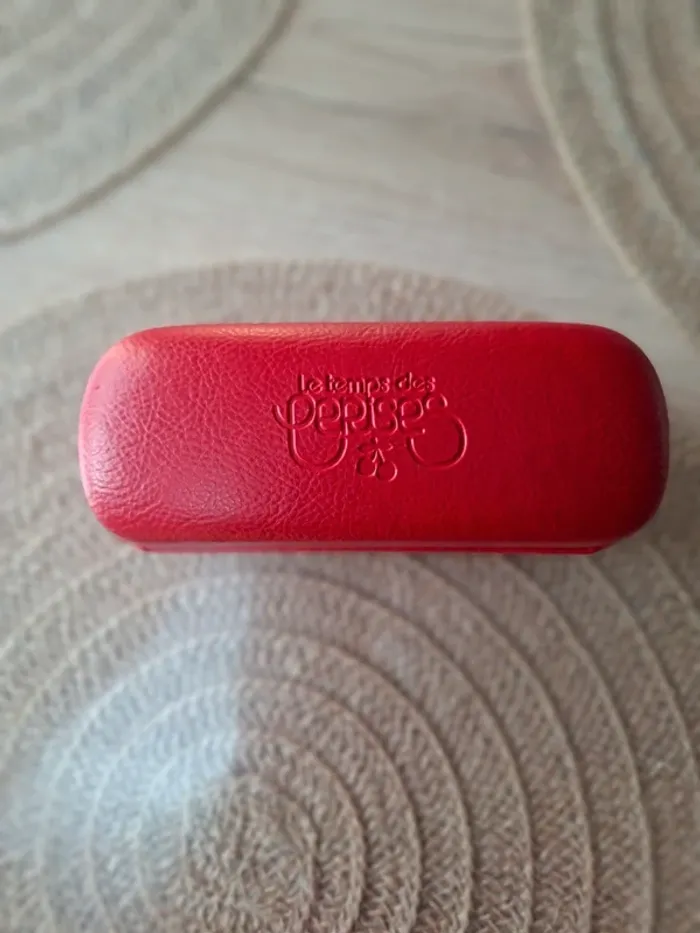 Lunettes de soleil Le Temps des Cerises – Rouge & étui rigide - photo numéro 6