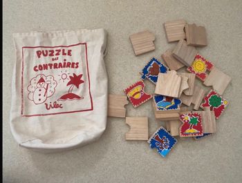 Puzzle en bois lés contraires et formes 24 pièces