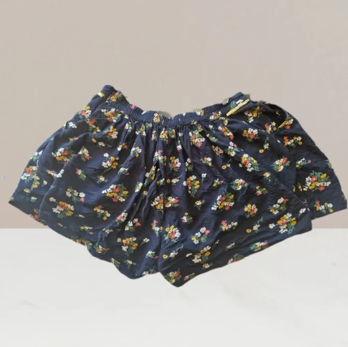 Magnifique short floral bleu marine - FPC - Taille 12 ans - photo numéro 4
