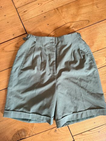 Short bermuda kaki en très bon état taille 36-38 together