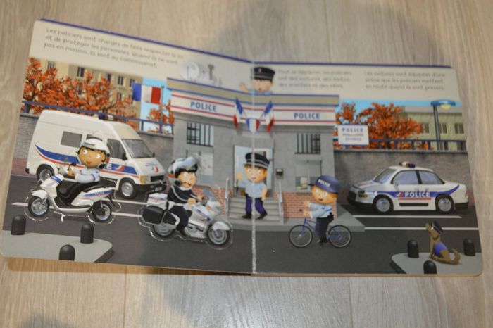 Livre joue et découvre la police Fleurus - photo numéro 2