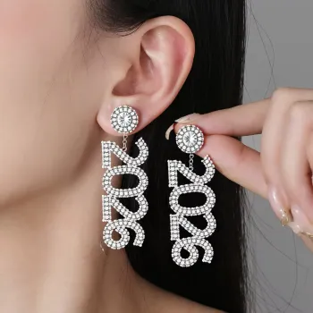 Boucles d’Oreilles Cristal “2026” – Édition Glamour Spéciale Nouvel An