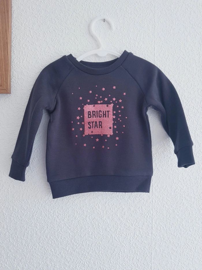 Primark - Pull / sweat à manches longues - Bright Star - Neuf avec étiquette ! (12 mois) - photo numéro 2