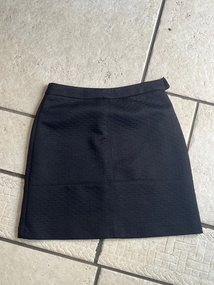 Jupe noir relief 34