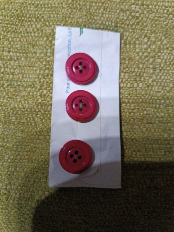 Lot 3 boutons bordeaux 2.2 cm