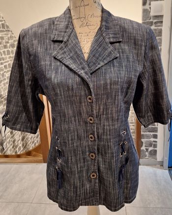 Veste gris bleuté à lacets de décoration