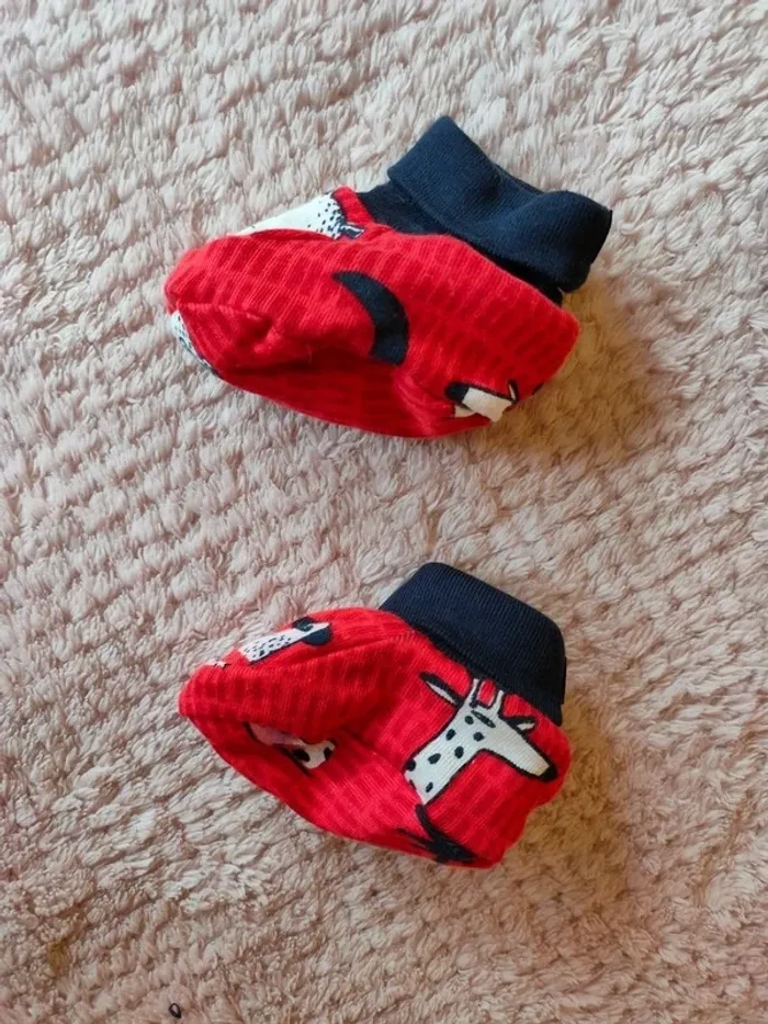 Bonnet et chaussons Catimini T1 ou 1 mois - photo numéro 2
