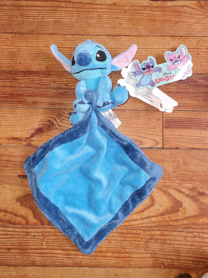Doudou stitch neuf