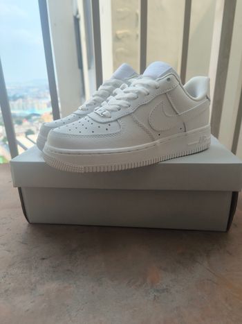 Baskets Nike Air Force 1 Low '07 blanches -- Taille 44