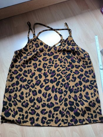 Top léopard JDY taille S mais taille grand