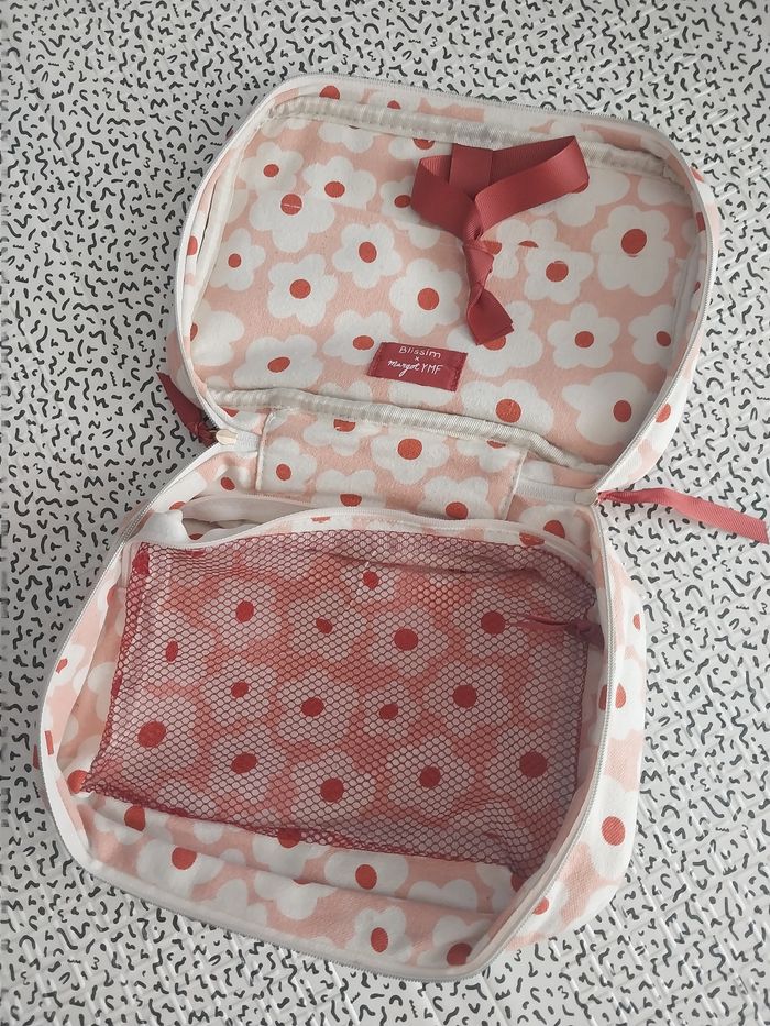 Trousse de toilette / Vanity Blissim x Margot YMF – édition limitée fleurs - photo numéro 5