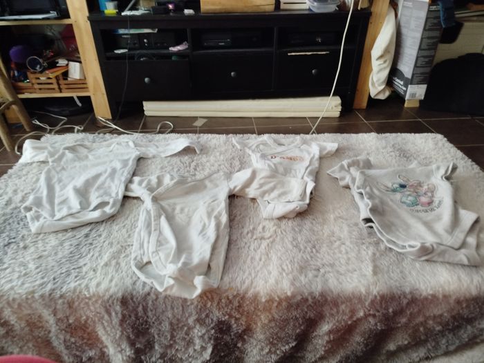 lot de bodies - photo numéro 2