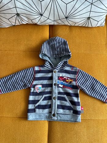 Veste avec pression 6 mois