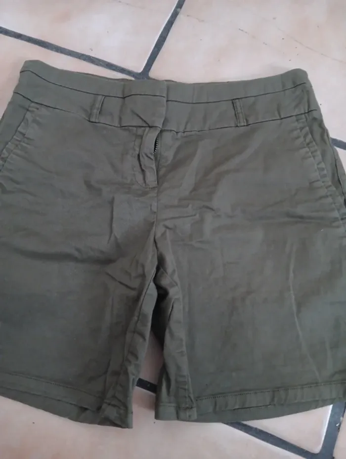 Short kaki