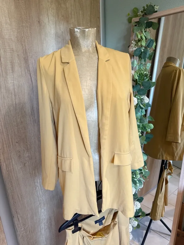 Ensemble blazer (38/40) et short (petit 42)femme - photo numéro 2