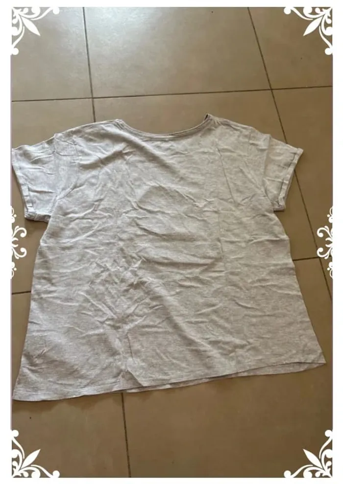 👕 T-shirt gris Schtroumpfette taille XL - photo numéro 6
