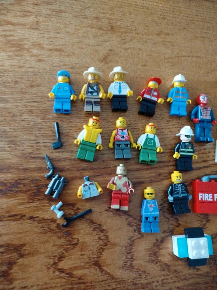 Lot personnages Lego - photo numéro 2